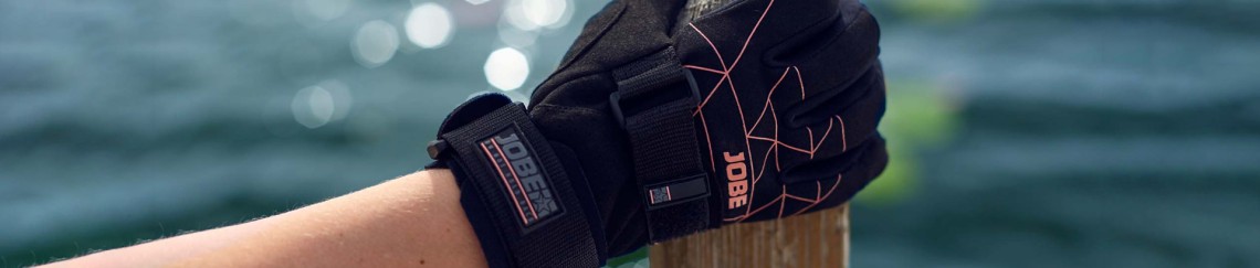 category image of the category “Wakeboard Gloves”