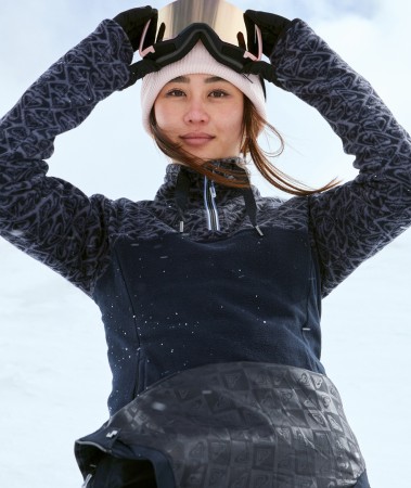 SAYNA Fleece 2026 true black roxygram tonal 