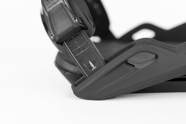 ONE Bindung 2025 ultra black 