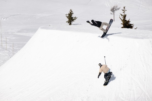 SKUNK APE CAMBER WIDE Snowboard 2026 