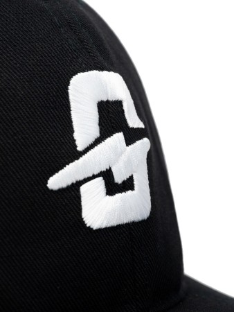 CAP Helm 2025 black/black 