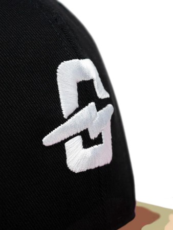 CAP Helm 2025 black/desert camo 