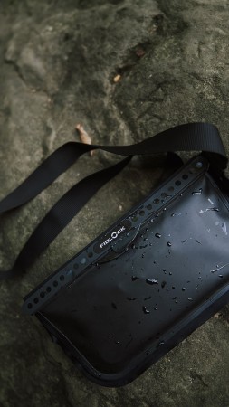 HERMETIC SLING Bag black 