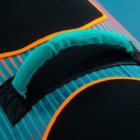 CHASER TOWABLE 3P Tube 2025 