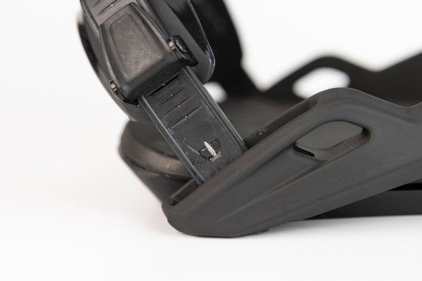 ONE Bindung 2025 ultra black 
