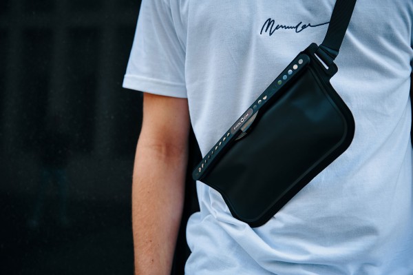HERMETIC SLING Bag black 