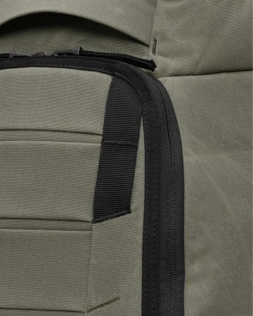HUGGER 25L Backpack 2026 forest green 