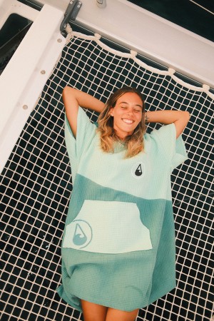 TRAVEL BREESE Poncho 2026 