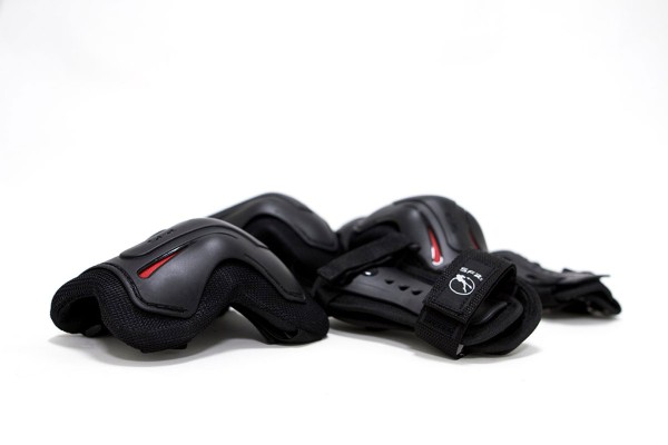 ESSENTIAL JUNIOR TRIPLE Schonerset 2026 black 