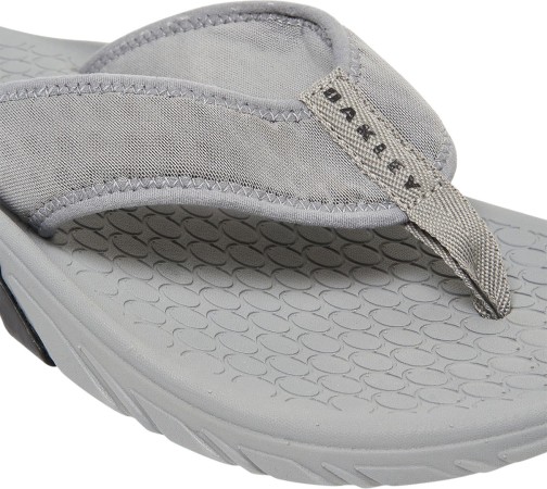 OPERATIVE Sandale 2026 cement 