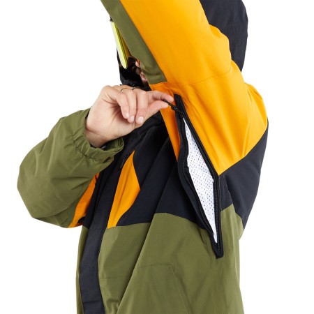 L INSULATED GORE-TEX Jacket 2024 gold 