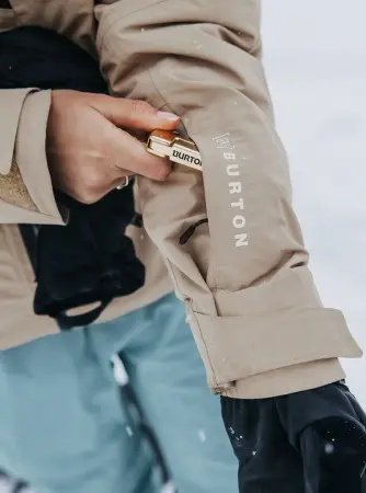 WOMEN AK GORE TEX EMBARK Jacke 2026 summit taupe S