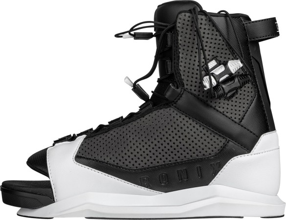 DISTRICT 144 2025 inkl. DISTRICT Boots 