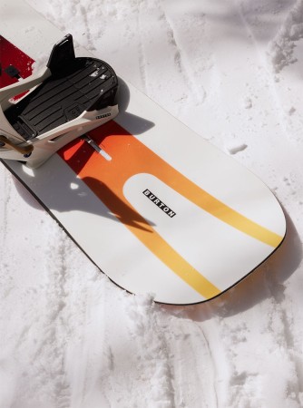 CUSTOM FLYING V WIDE Snowboard 2024 