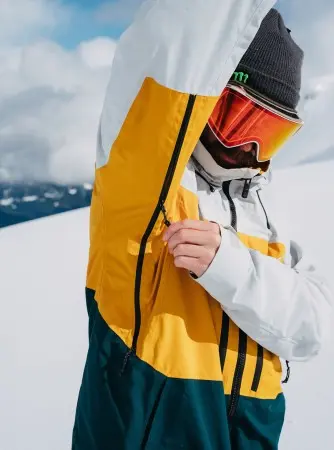 AK GORE TEX SWASH Jacket 2025 greycl/goldenrod/deep emerald 