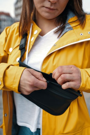 HERMETIC SLING Bag black 