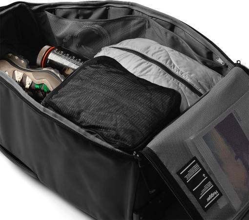 HUGGER ROLLER 60L Reisetasche 2025 black out 