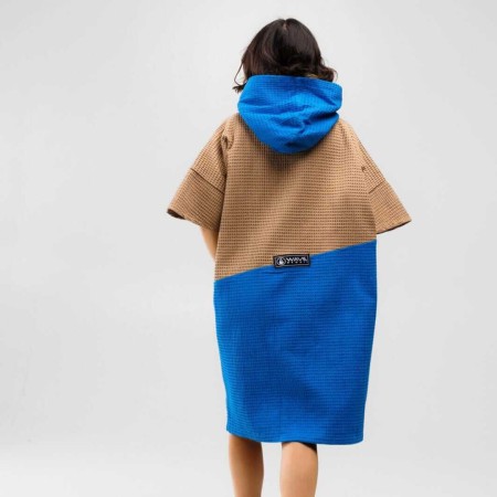 TRAVEL LIGHD Poncho 2025 