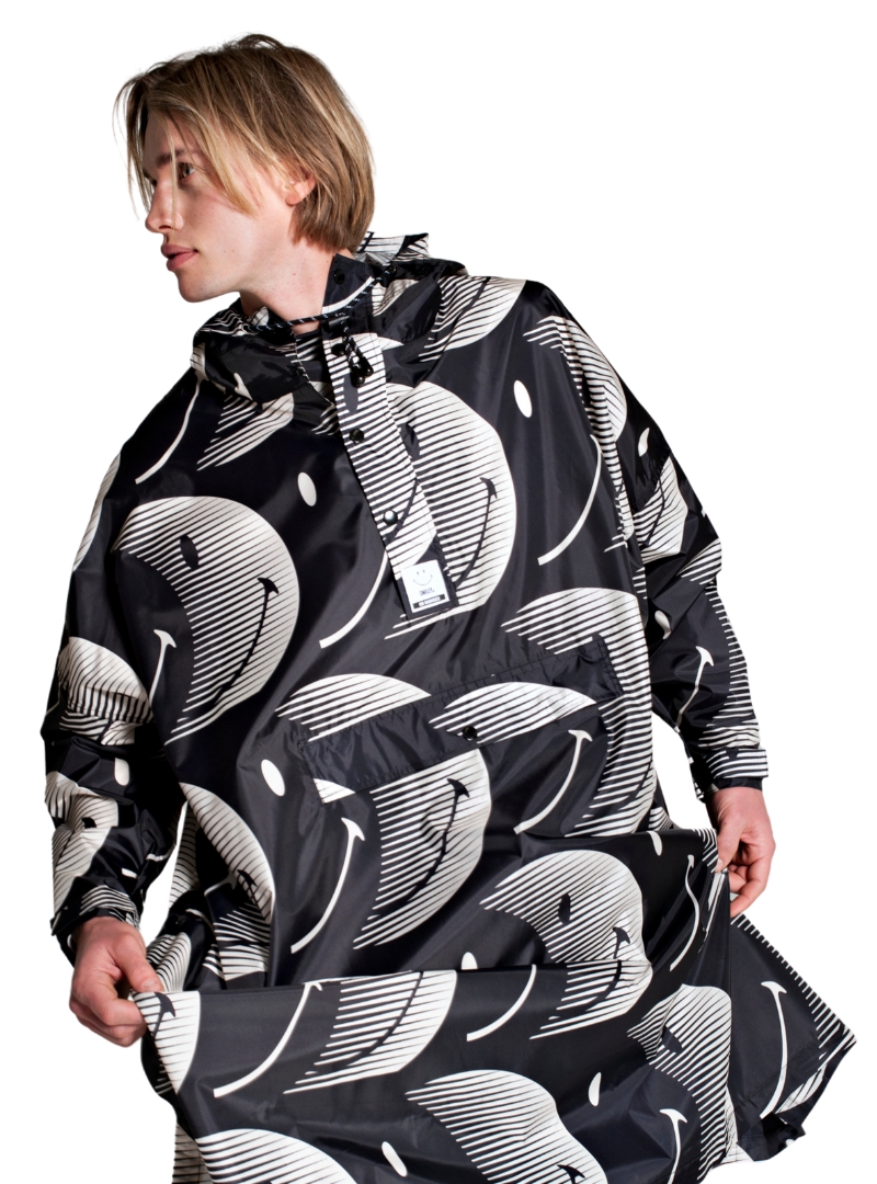 Product image 1 of the product “HALF MOON SMILEY Rainponcho ”