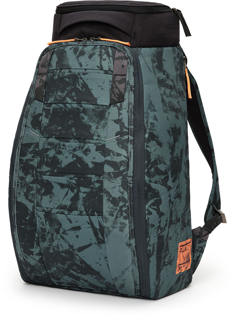Product image 1 of the product “HUGGER 30L Backpack 2026 agate green ”