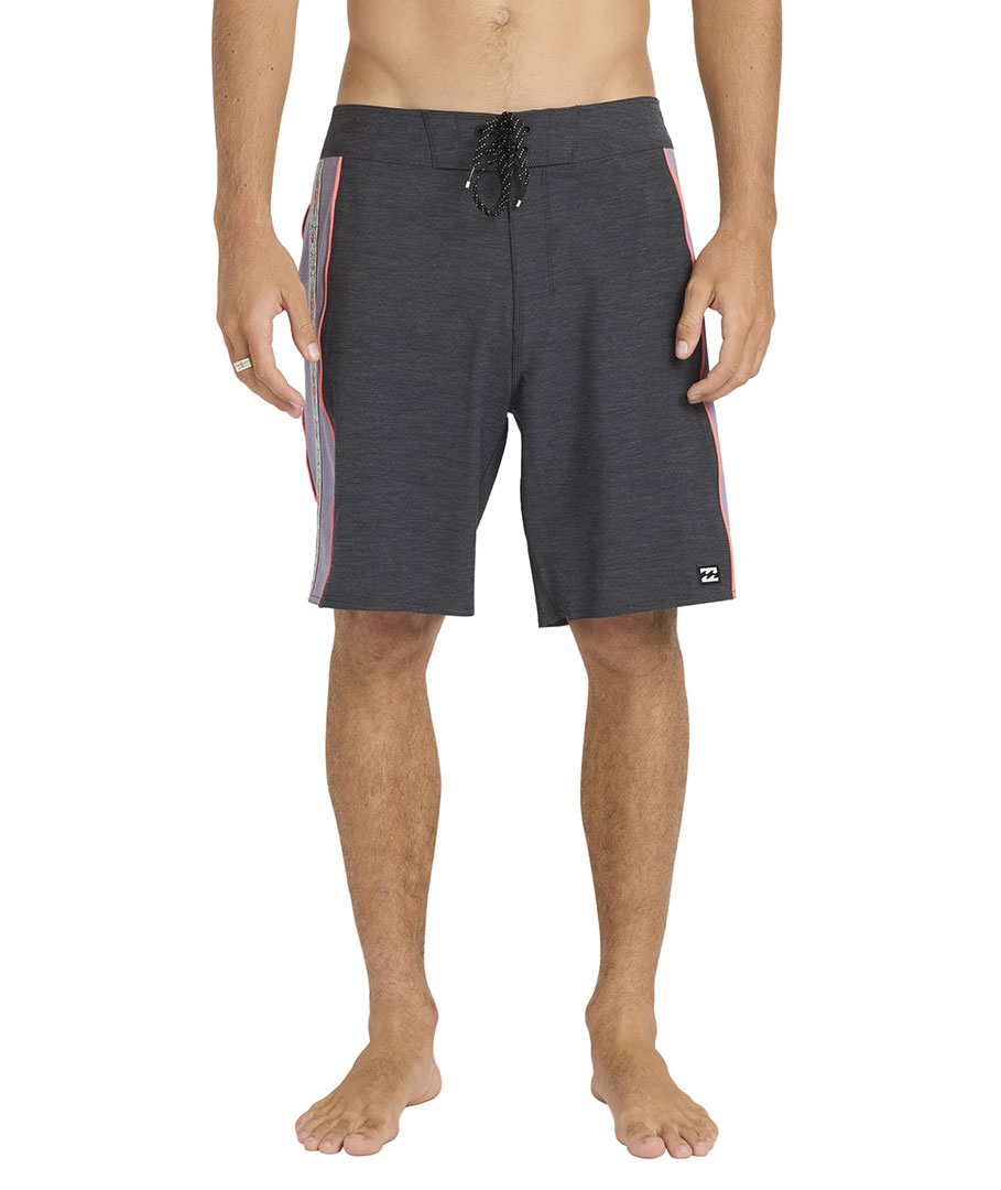 Product image 10 of the product “DBAH PRO 19 Boardshort 2026 black vintage 32”