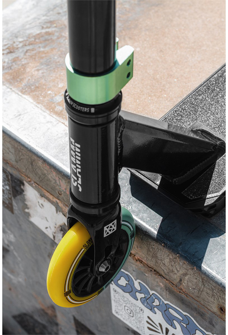 Artikelbild 10 des Artikels “CLASSIC MINI PRO Scooter 2027 black/green “