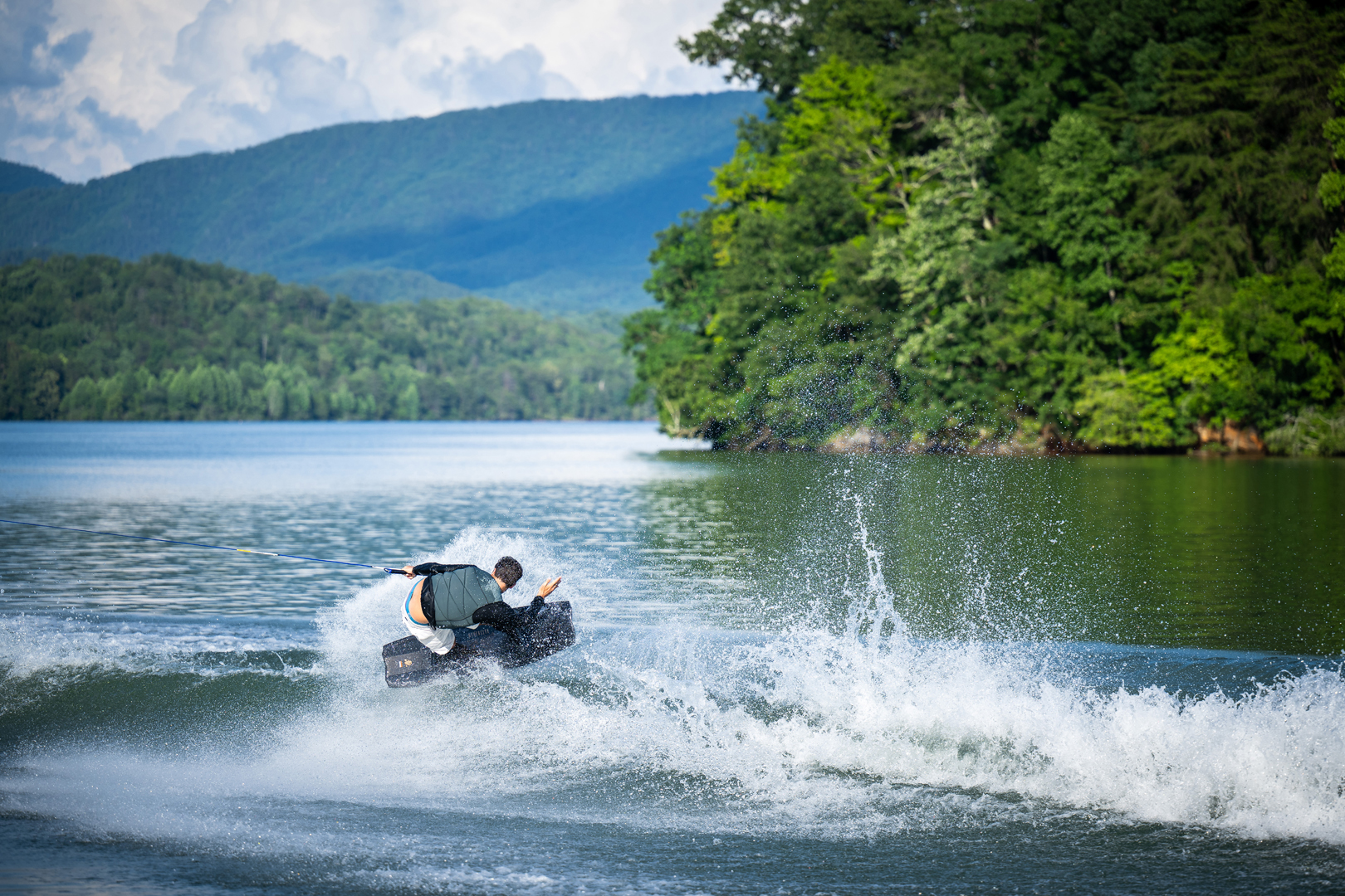 Product image 12 of the product “RAGE LOADED Wakeboard 2026 144”