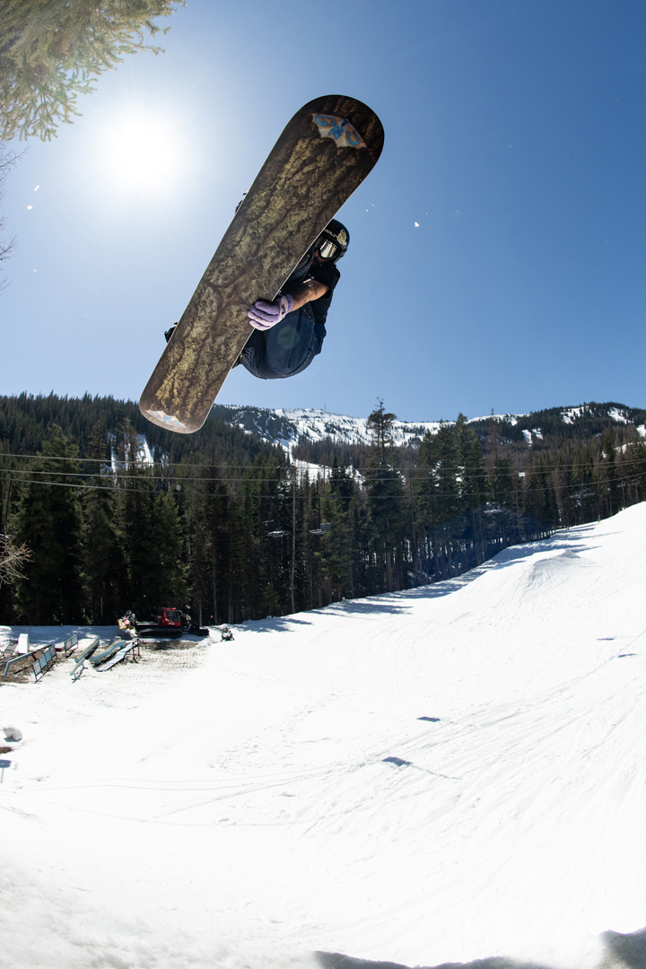 Artikelbild 2 des Artikels “FINEST Snowboard 2026 159“