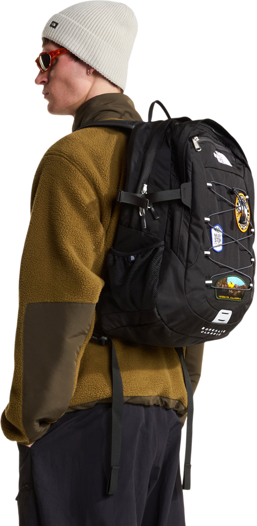 Product image 2 of the product “BOREALIS CLASSIC PATCH Backpack 2027 tnf black/asphalt grey/patch ”