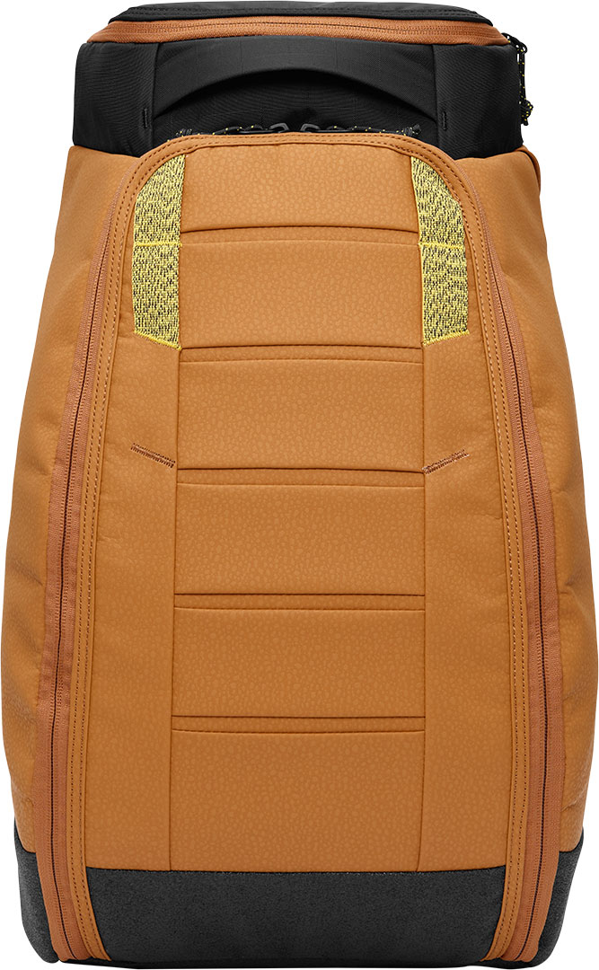 Product image 2 of the product “HUGGER 30L Backpack 2026 acron brown ”