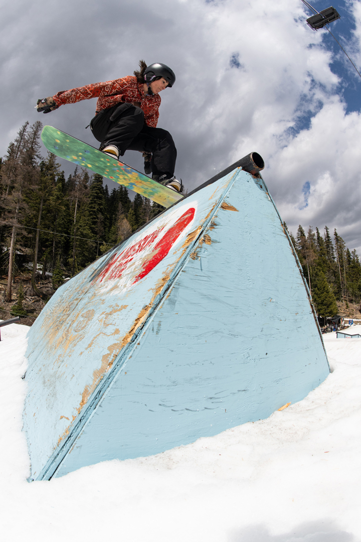 Artikelbild 3 des Artikels “GLOSS Snowboard 2026 148“