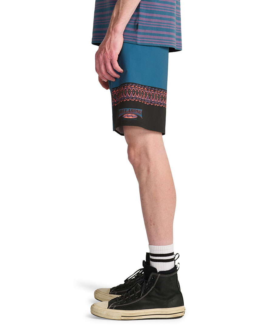 Artikelbild 3 des Artikels “BURLEIGH PRO 18 Boardshort 2026 real teal 32“