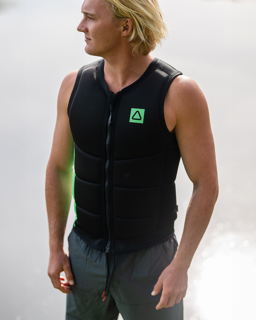 Artikelbild 3 des Artikels “CORP Weste 2026 black/green S“
