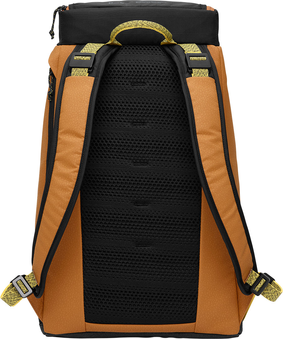 Product image 3 of the product “HUGGER 30L Backpack 2026 acron brown ”