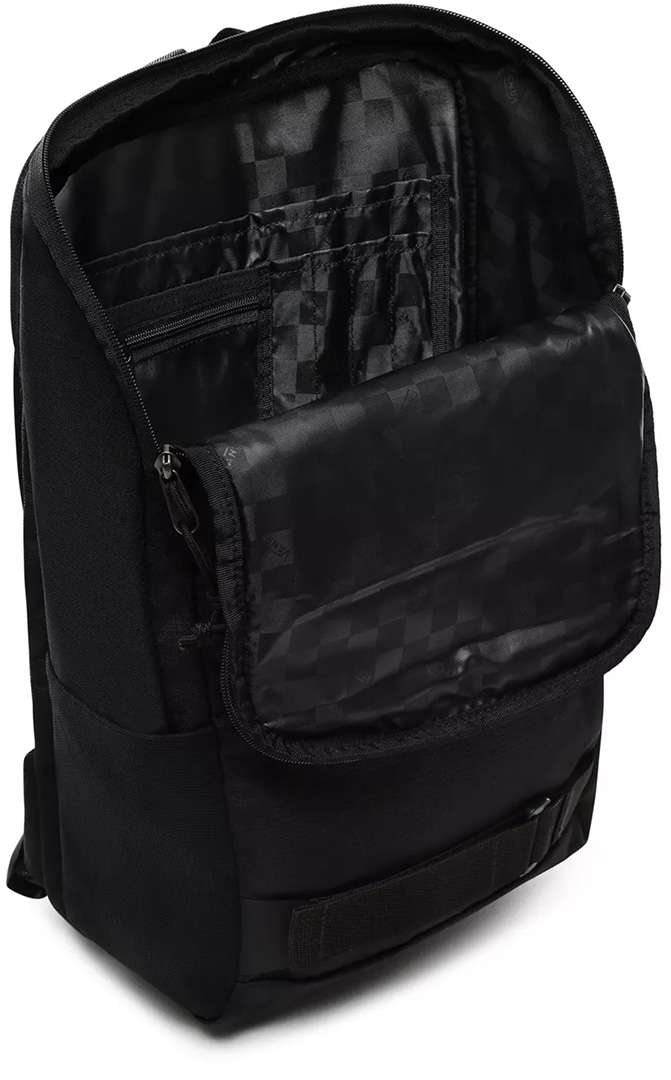 Product image 4 of the product “OBSTACLE Backpack 2027 black ripstop ”