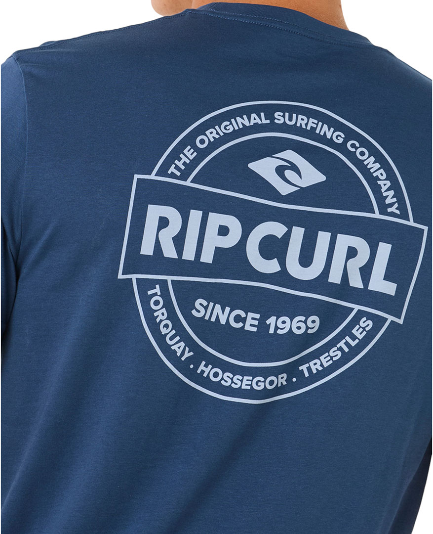 Camiseta RIP CURL parte superior STAPLE T-Shirt 2025 washed navy parte superior Top - Imagen 11 de 12