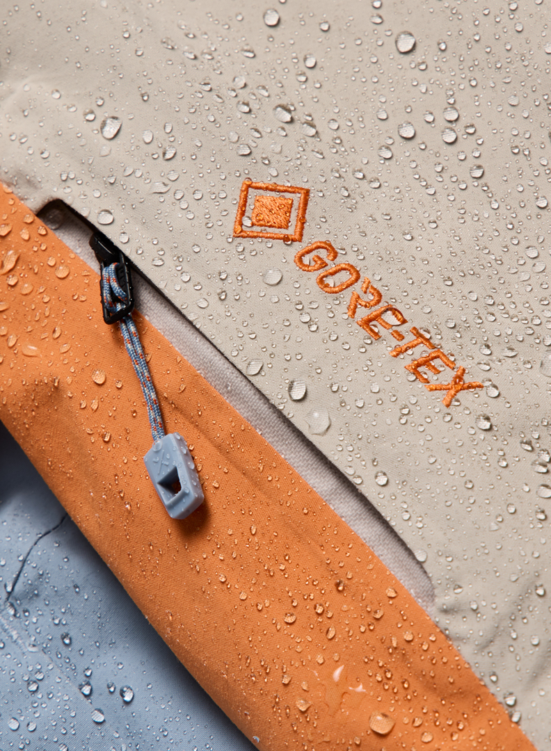 Artikelbild 5 des Artikels “AK SWASH SYNTHETIC INSULATED GORE TEX 2L Jacke 2027 chinchilla grey/goldfish/airstream blue M“