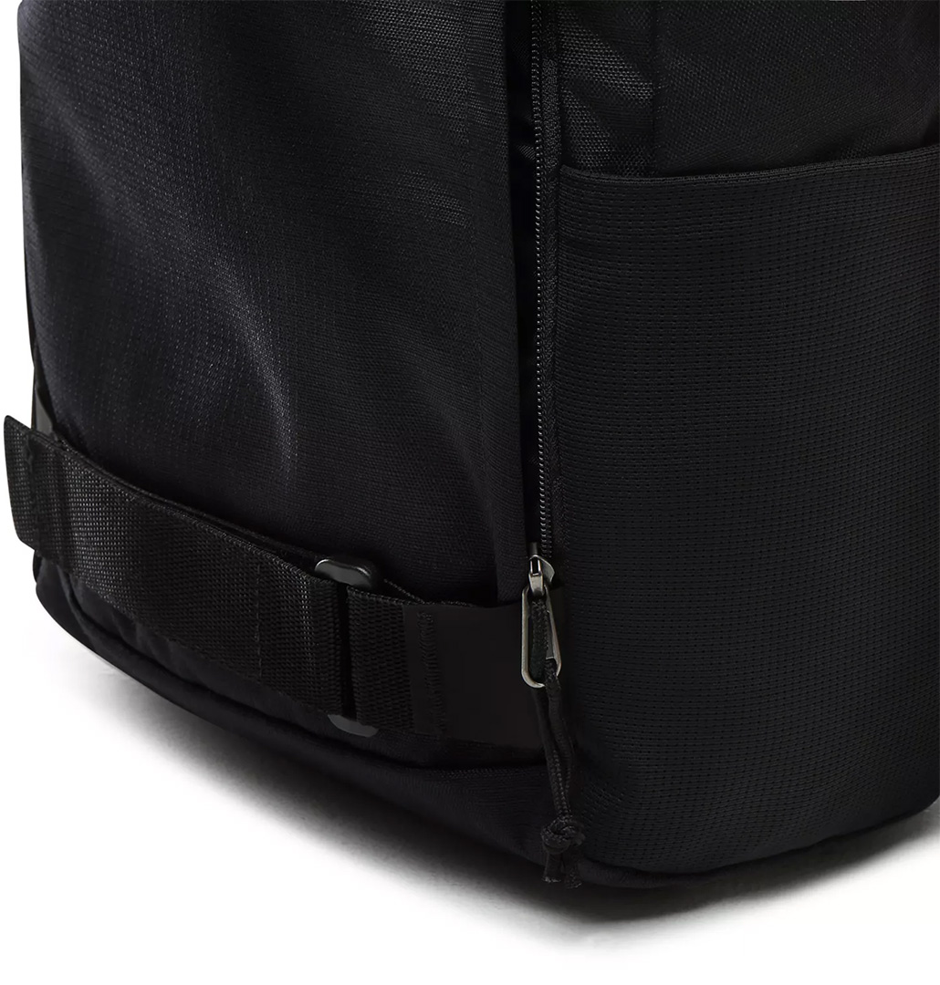 Product image 5 of the product “OBSTACLE Backpack 2027 black ripstop ”