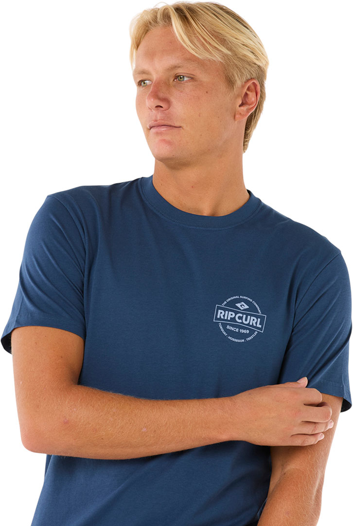 Camiseta RIP CURL parte superior STAPLE T-Shirt 2025 washed navy parte superior Top - Imagen 12 de 12