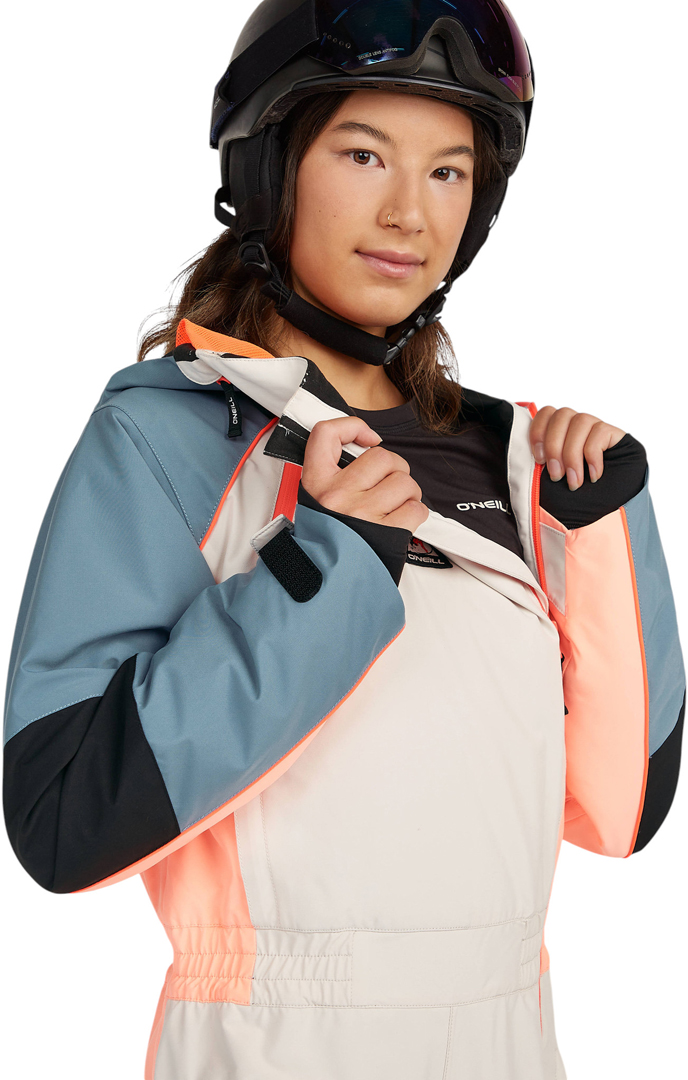 Product image 6 of the product “FWC PLAY WOMEN Overall 2027 murky water colour block L”