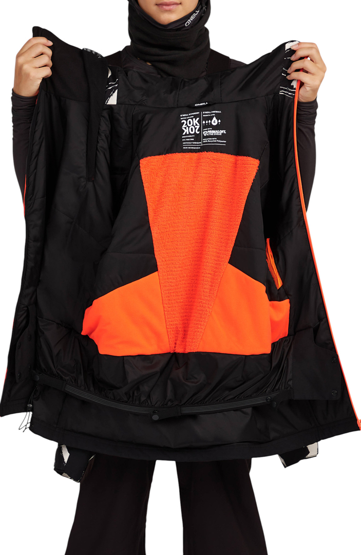 Product image 6 of the product “FWC PLAY ASYMMETRIC WOMEN Jacket 2027 white snowtracks M”