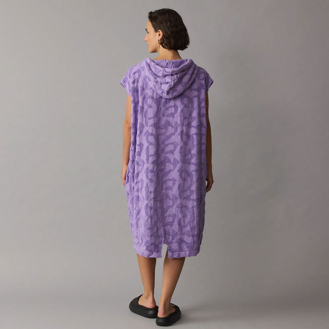 Product image 6 of the product “SELECT REEFSIDE Poncho 2026 lilac petals L”