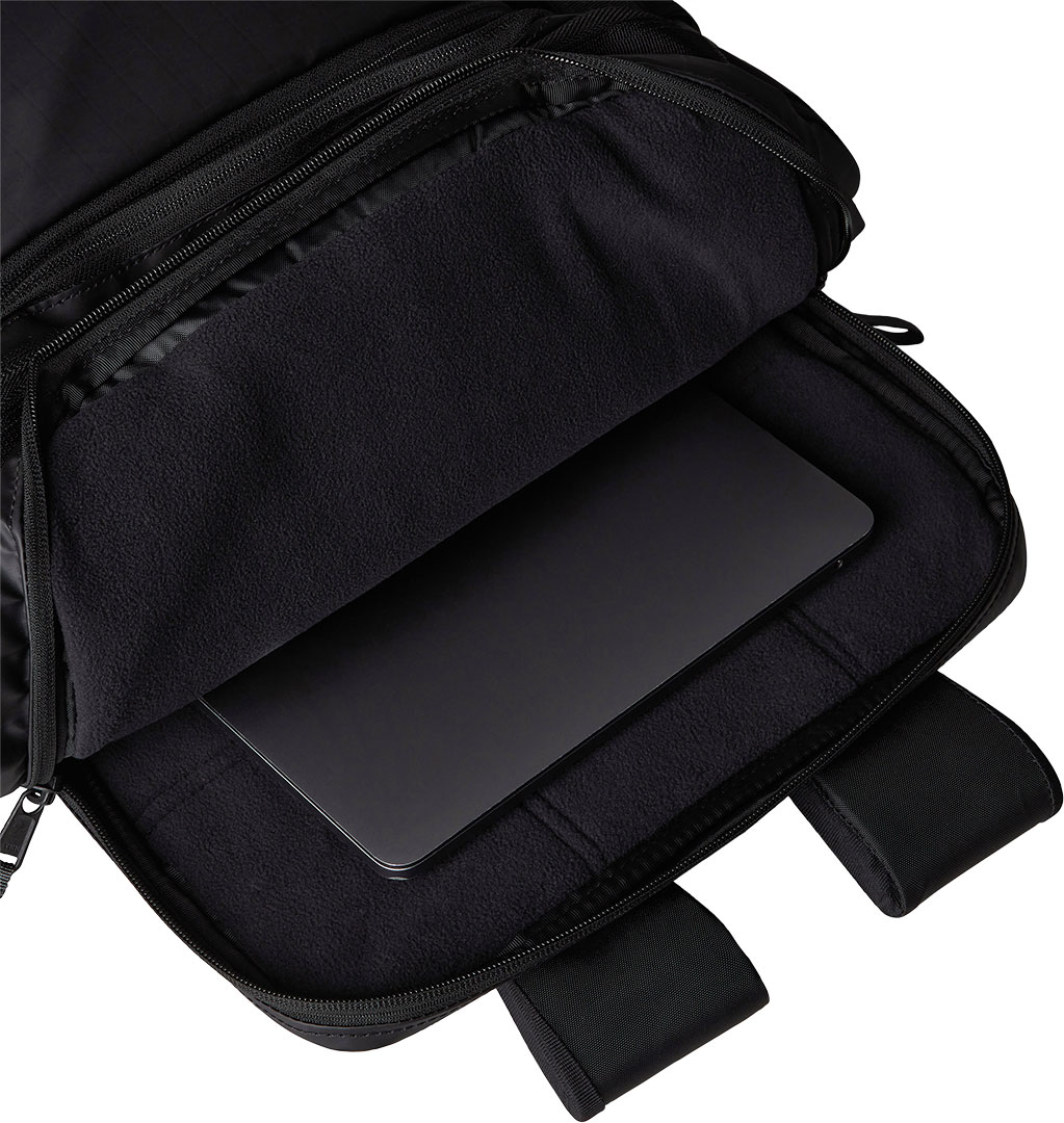 Product image 6 of the product “BASE CAMP VOYAGER TRAVEL Backpack 2027 tnf black/asphalt grey ”
