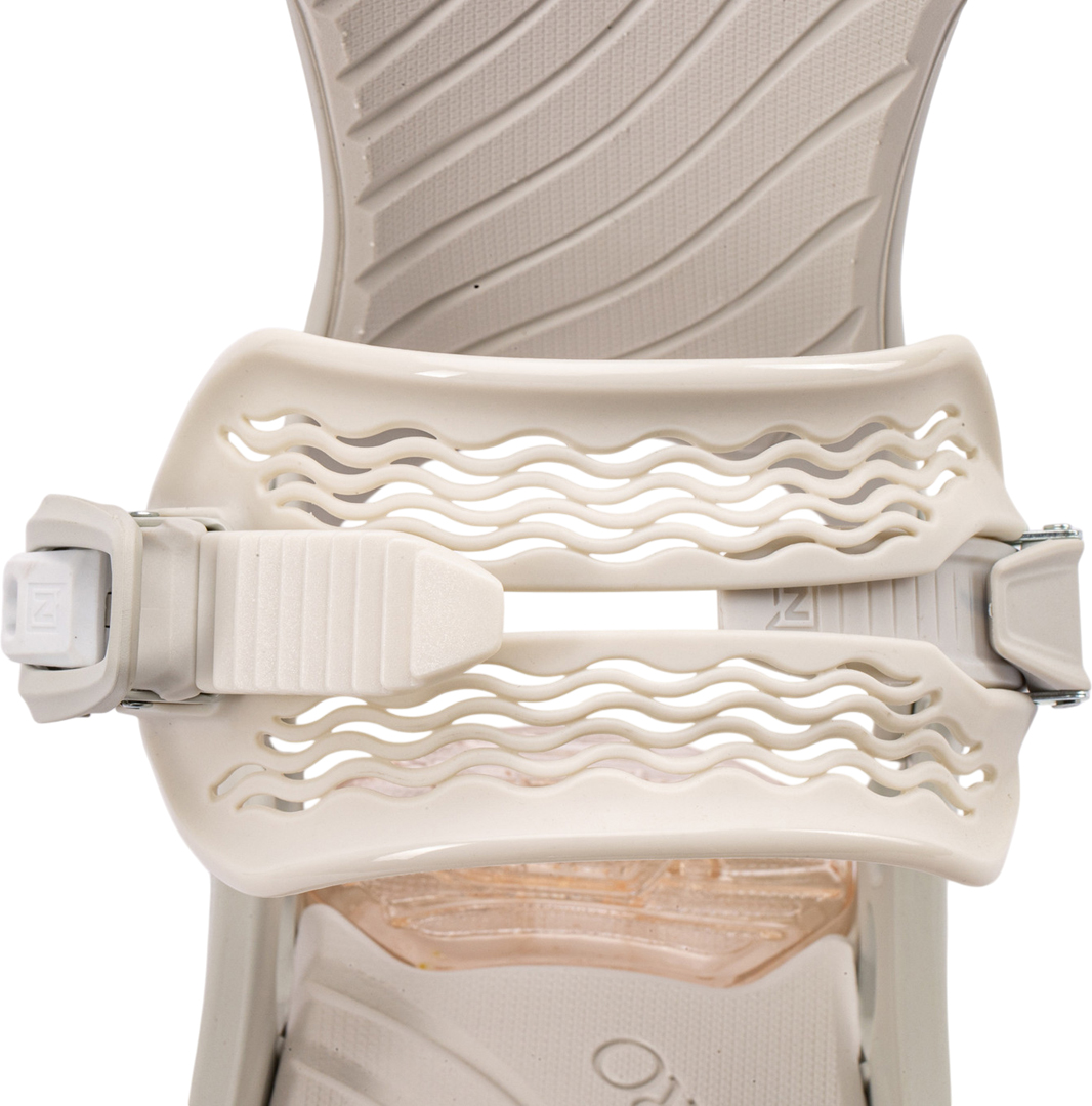 Artikelbild 7 des Artikels “FATE Bindung 2027 off white S/M“