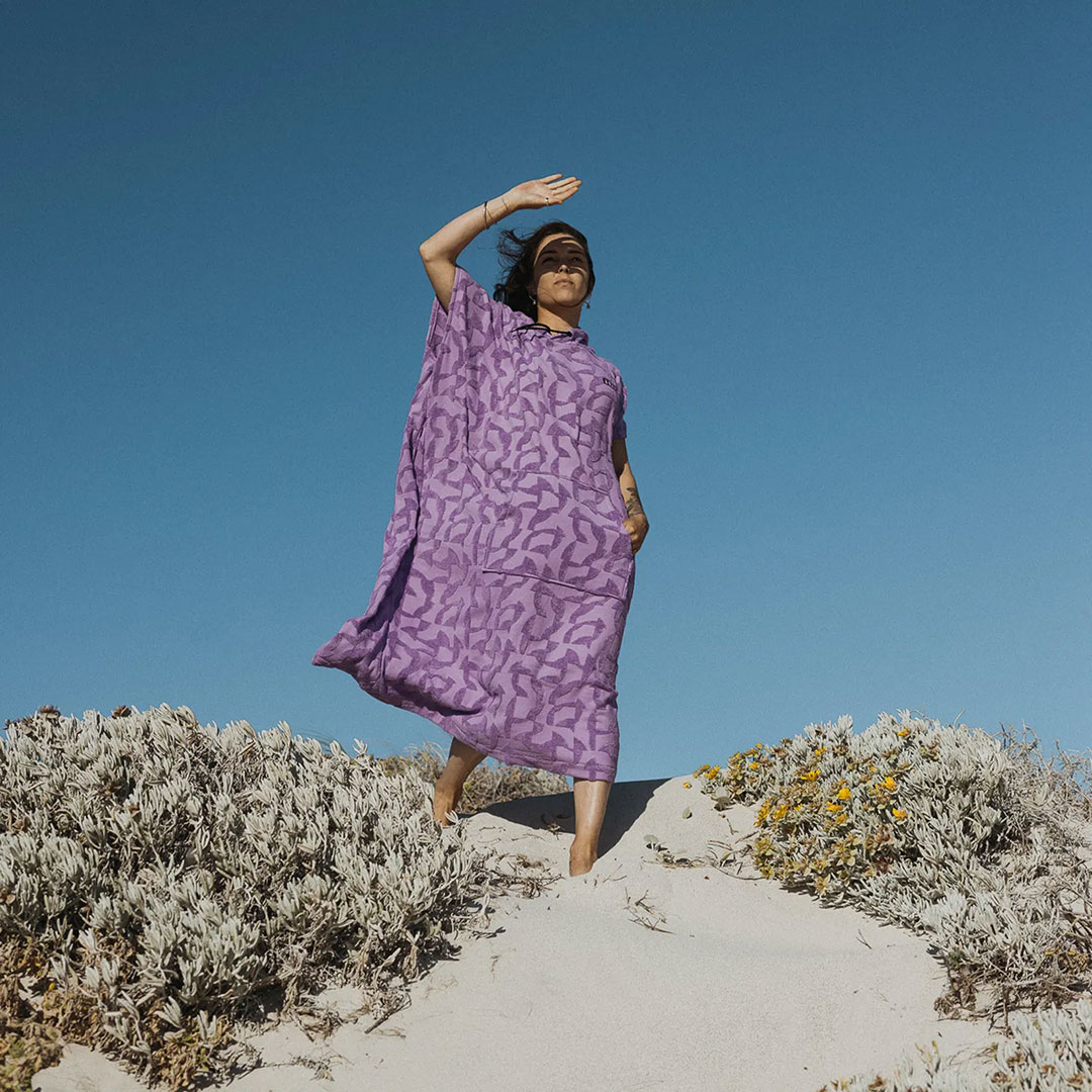 Product image 7 of the product “SELECT REEFSIDE Poncho 2026 lilac petals L”