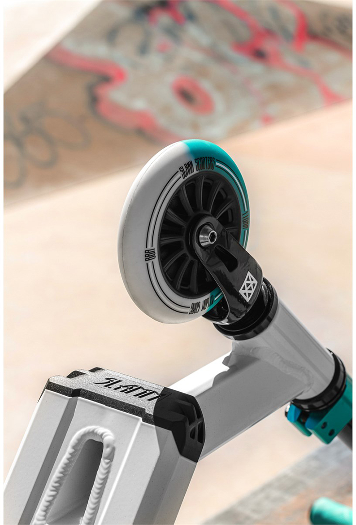 Artikelbild 8 des Artikels “CLASSIC MINI PRO Scooter 2027 white/mint “