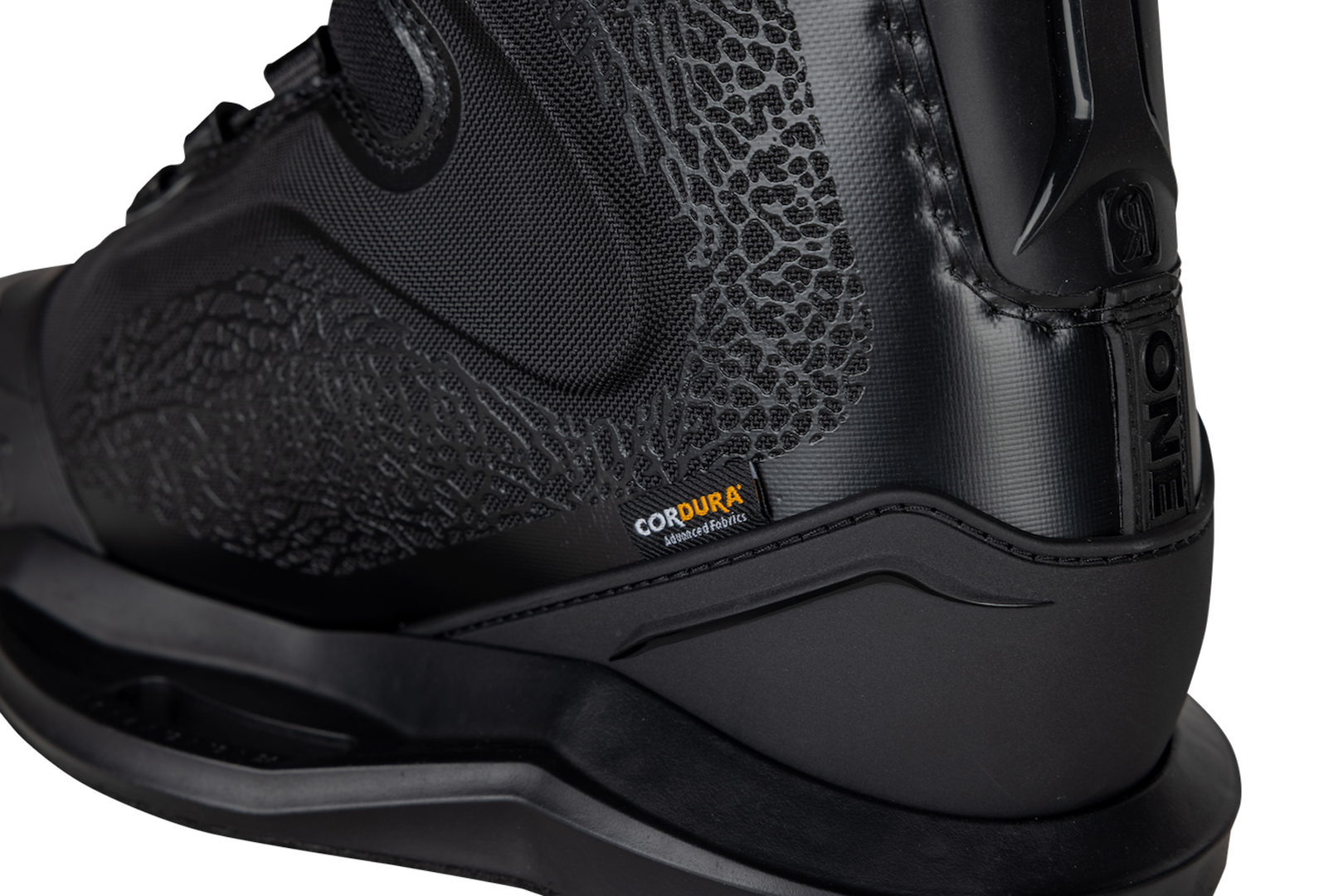 Product image 9 of the product “ONE Boots 2027 black elephant 44-45”